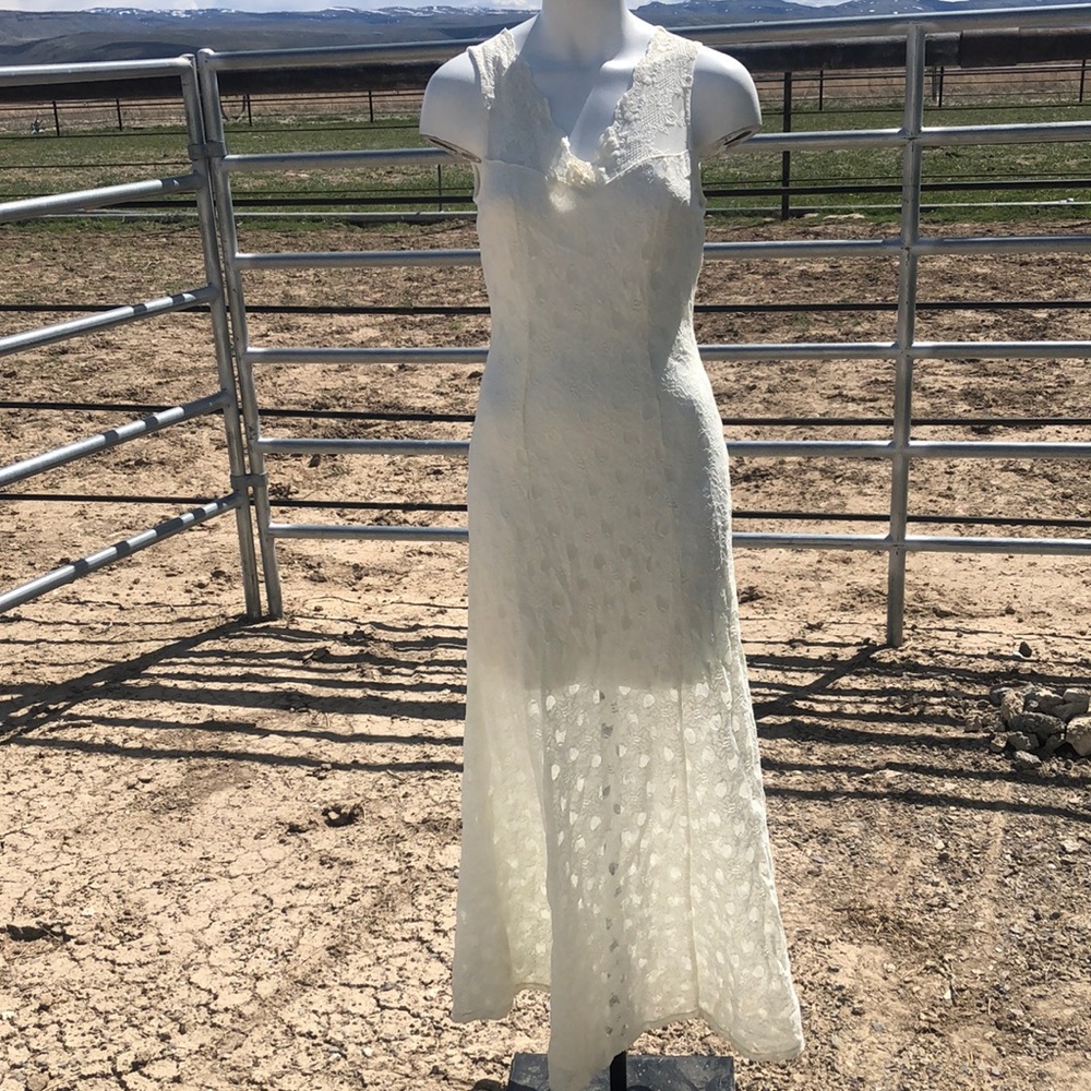 NWT cream stretchy wedding dress MONTEAU Los Angeles size medium new with tags